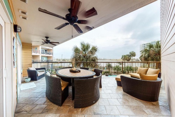 Seawall Condos image 18