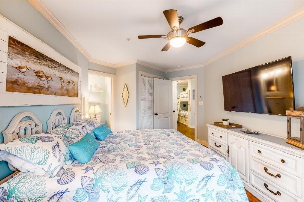 Seawall Condos image 22