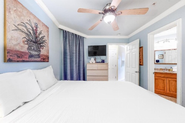 Seawall Condos image 24