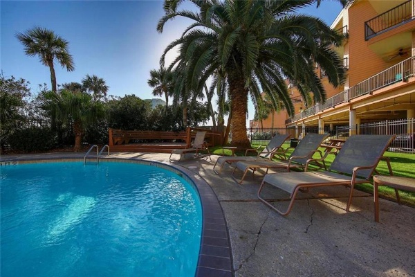 Seawall Condos image 8